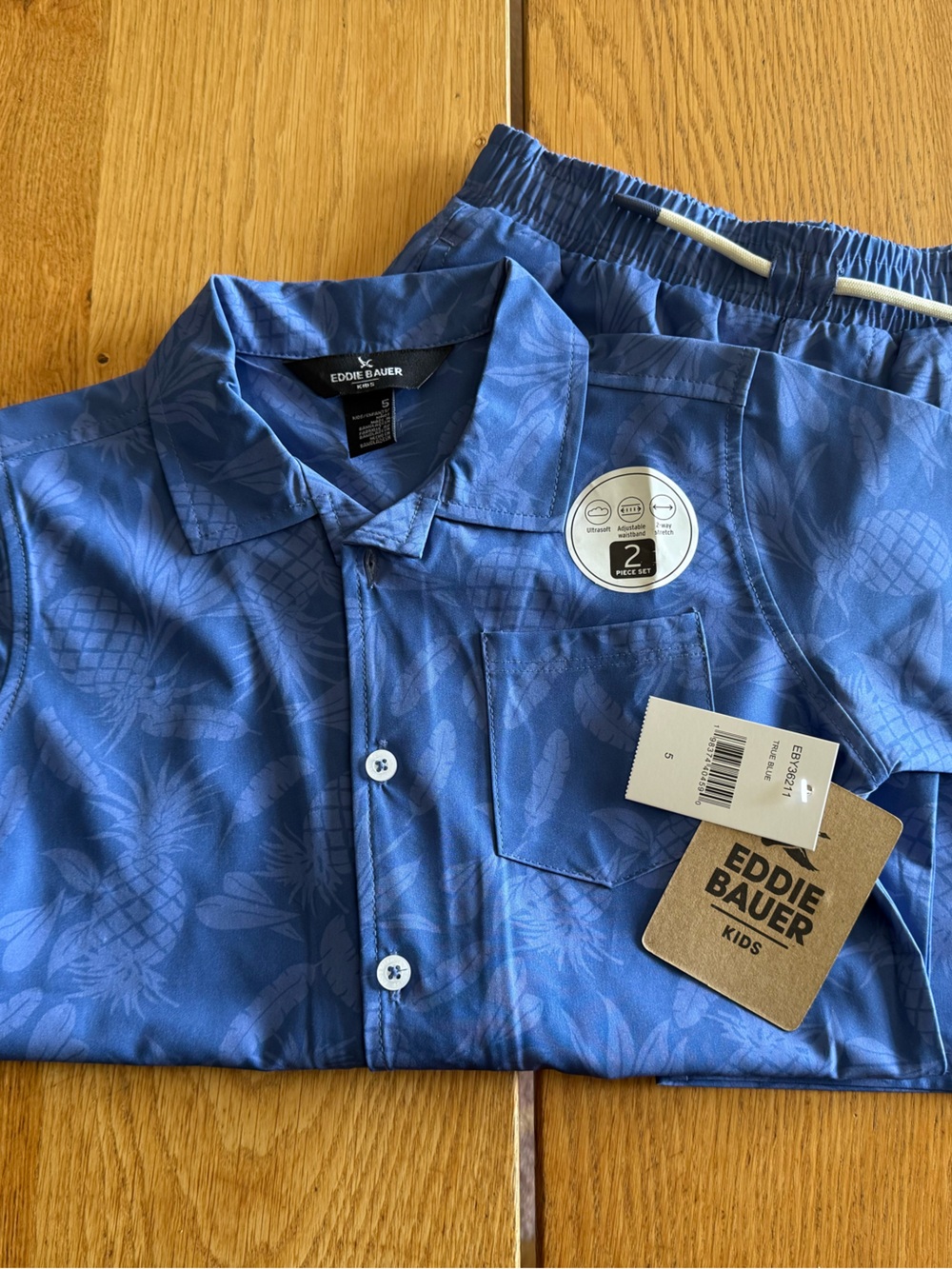 Eddie Bauer Blue Pineapple-Print Camp Shirt with Pocket